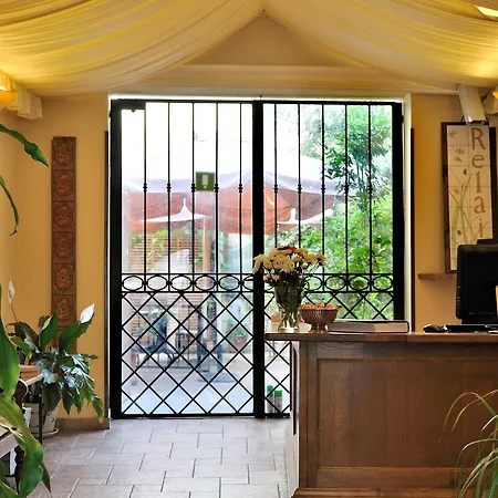 Le Clarisse Boutique * ローマ